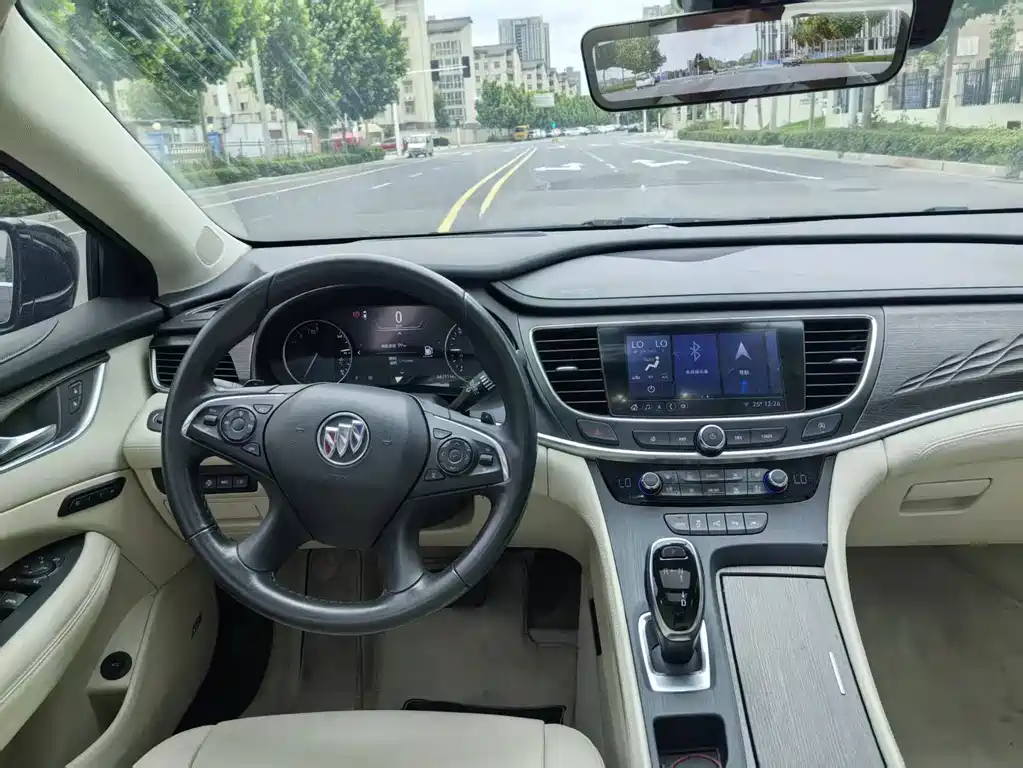 Buick LaCrosse 2022 Avenir
