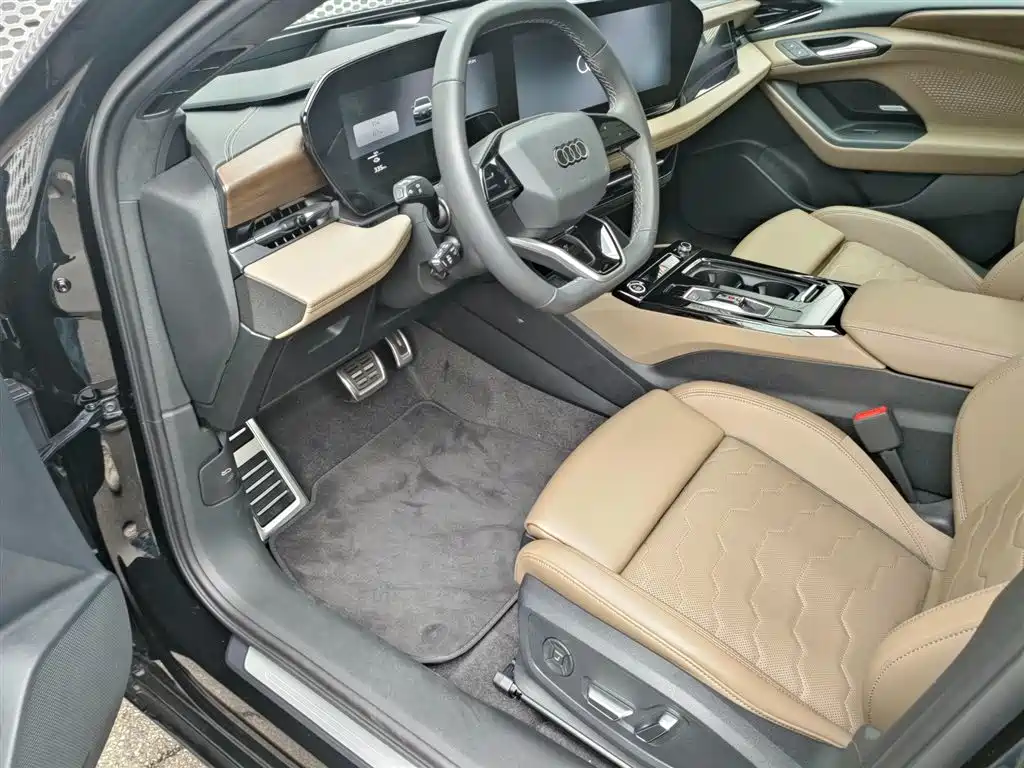 Audi A6L e-tron — миниатюра 12