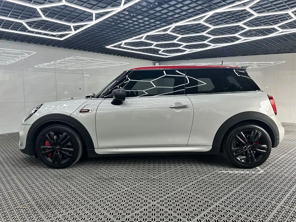Mini JCW 2020 2.0T JOHN COOPER WORKS