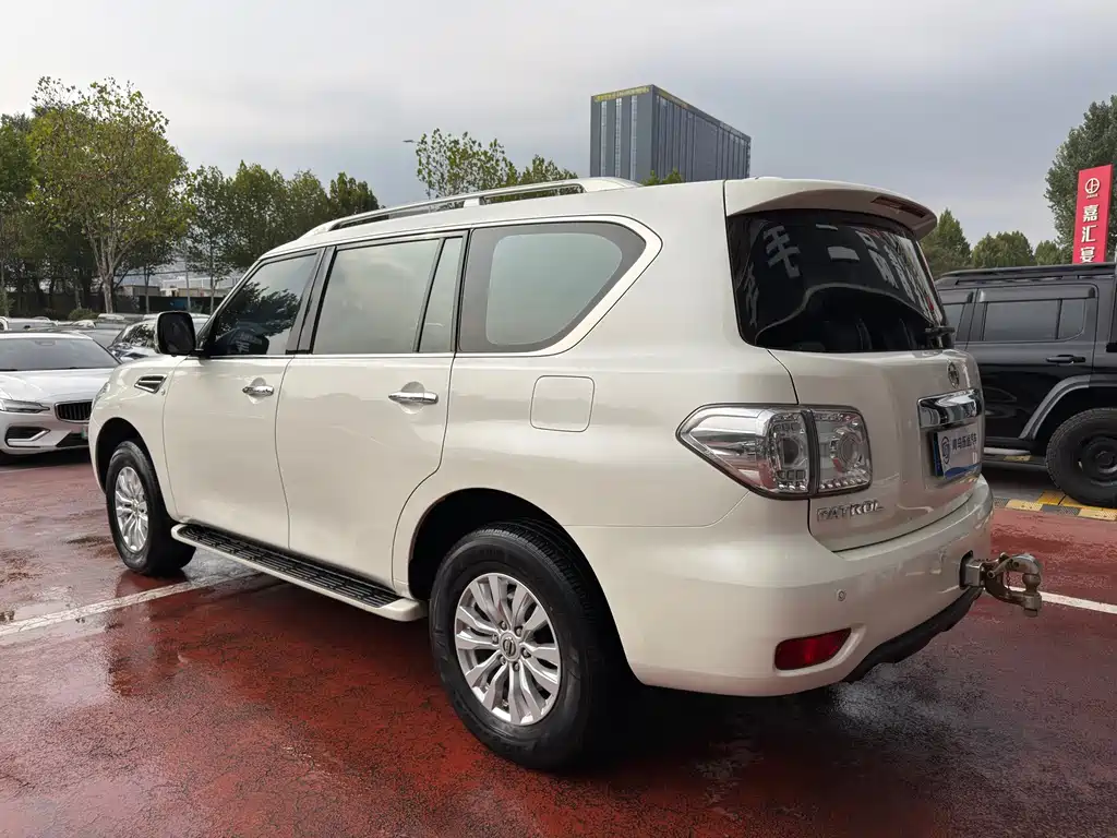 Nissan Patrol — миниатюра 4