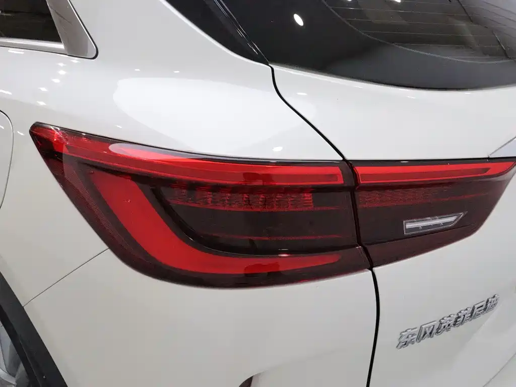 Infiniti QX50 — миниатюра 10