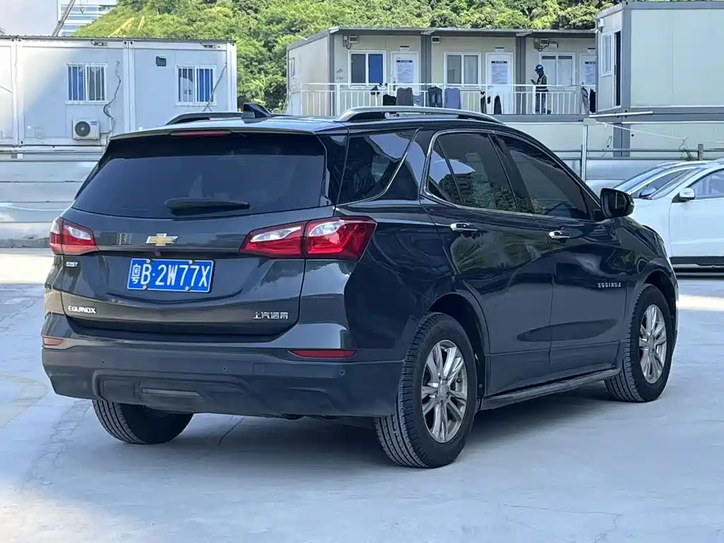 Chevrolet Equinox — миниатюра 13