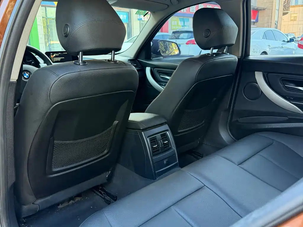 BMW 3 Series — миниатюра 12