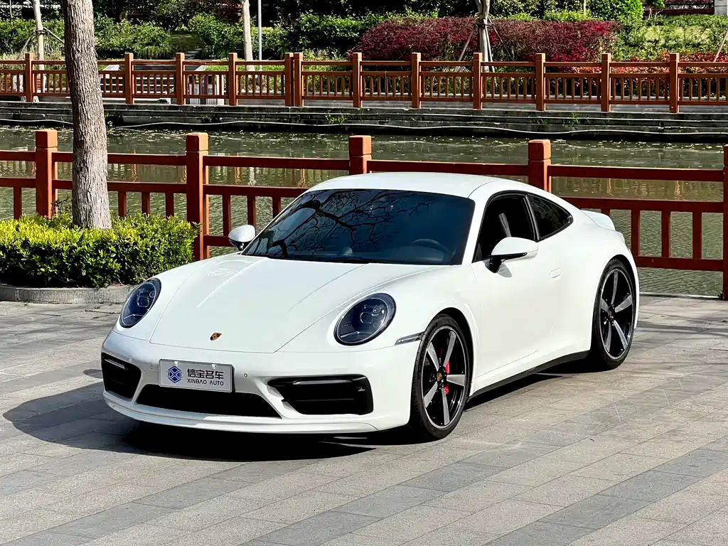 Porsche 911 2023