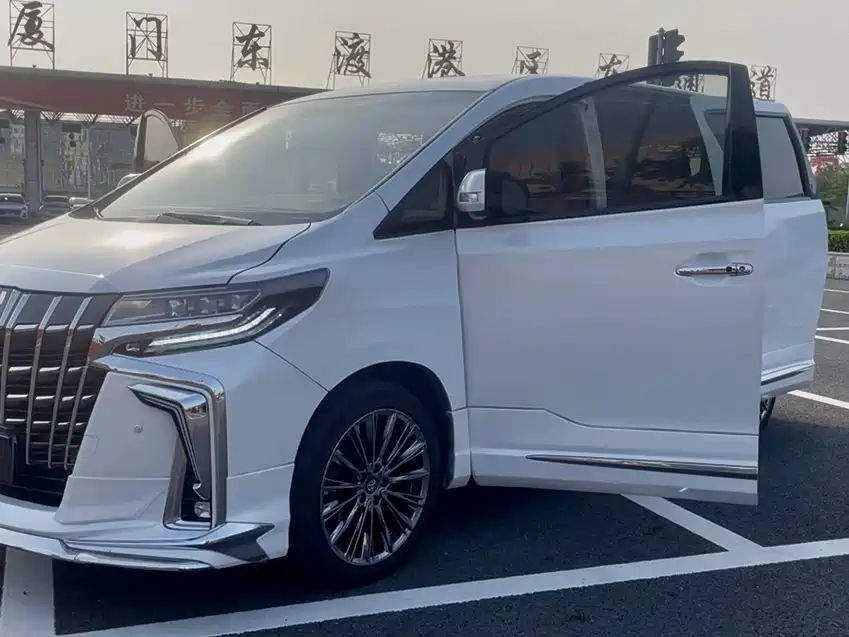 Toyota Alphard 2013