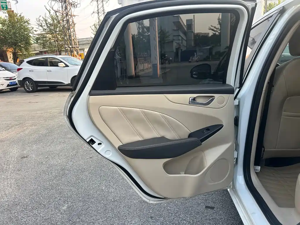 Chery Arrizo 7 — миниатюра 10