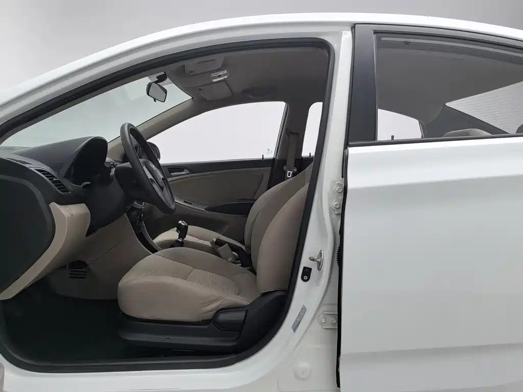 Hyundai Verna — миниатюра 10