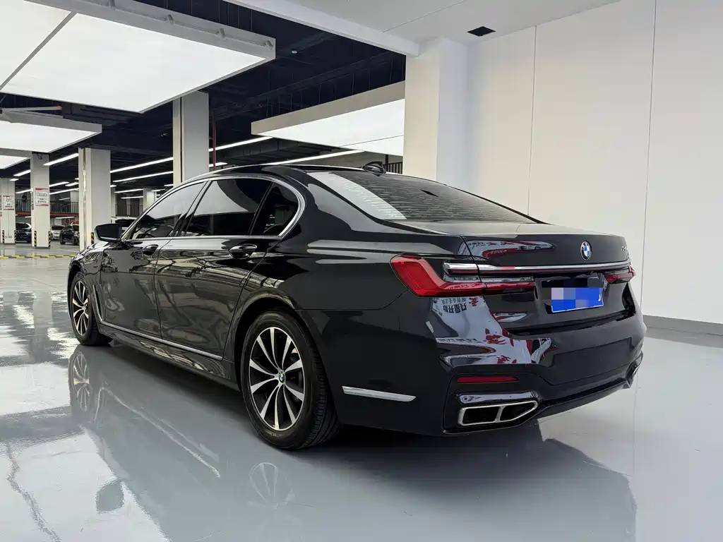 BMW 7 Series — миниатюра 14