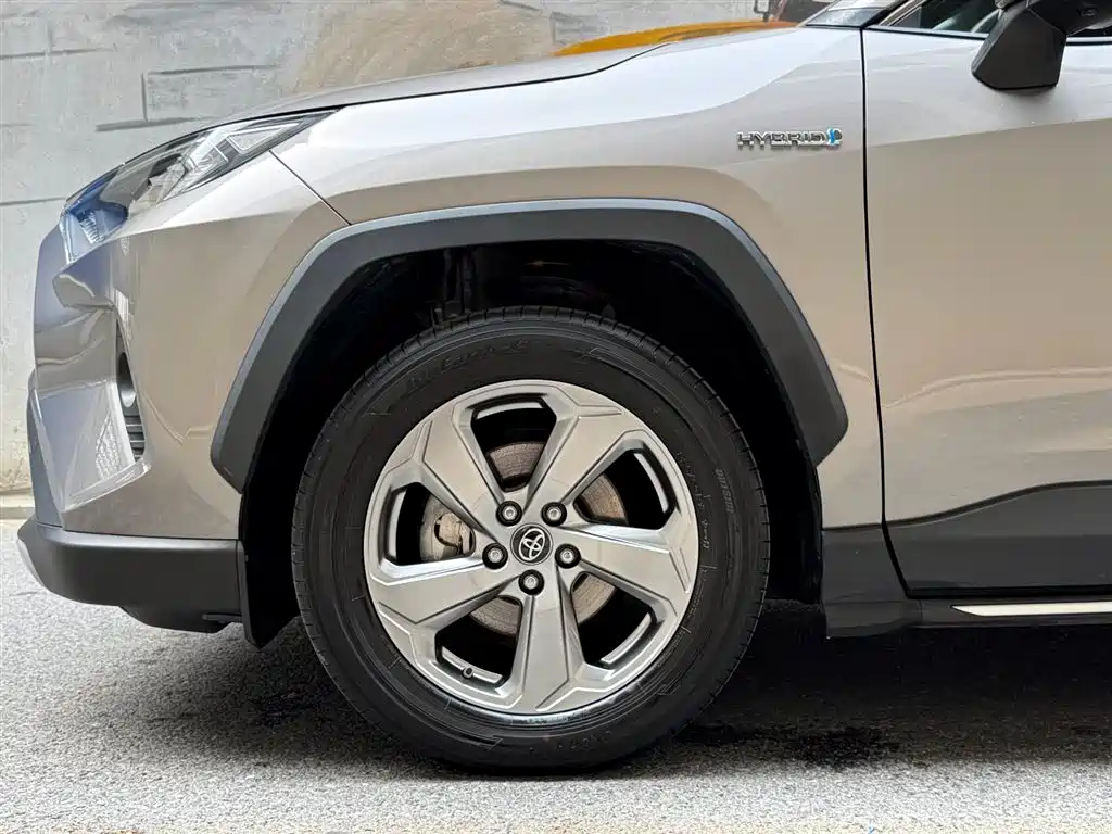 Toyota RAV4 2022 2.5L E-CVT Elite