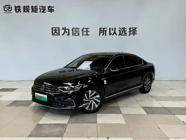 VOLKSWAGEN MAGOTAN GTE PLUG IN HYBRID 2023