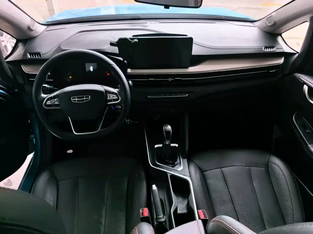 Geely Vision X3 — миниатюра 10