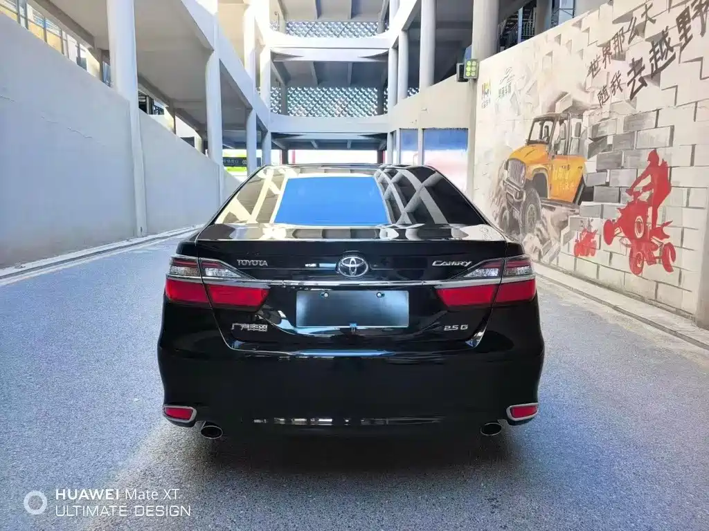 Toyota Camry — миниатюра 5