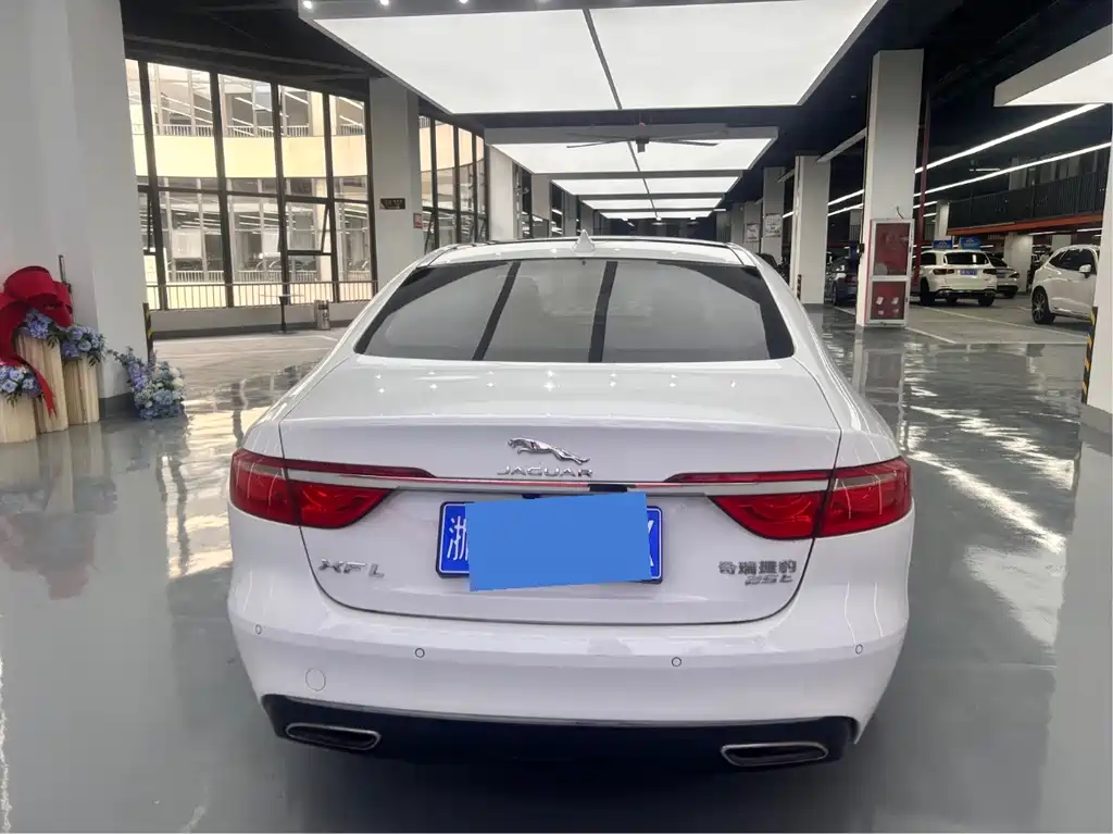 Jaguar XFL — миниатюра 16