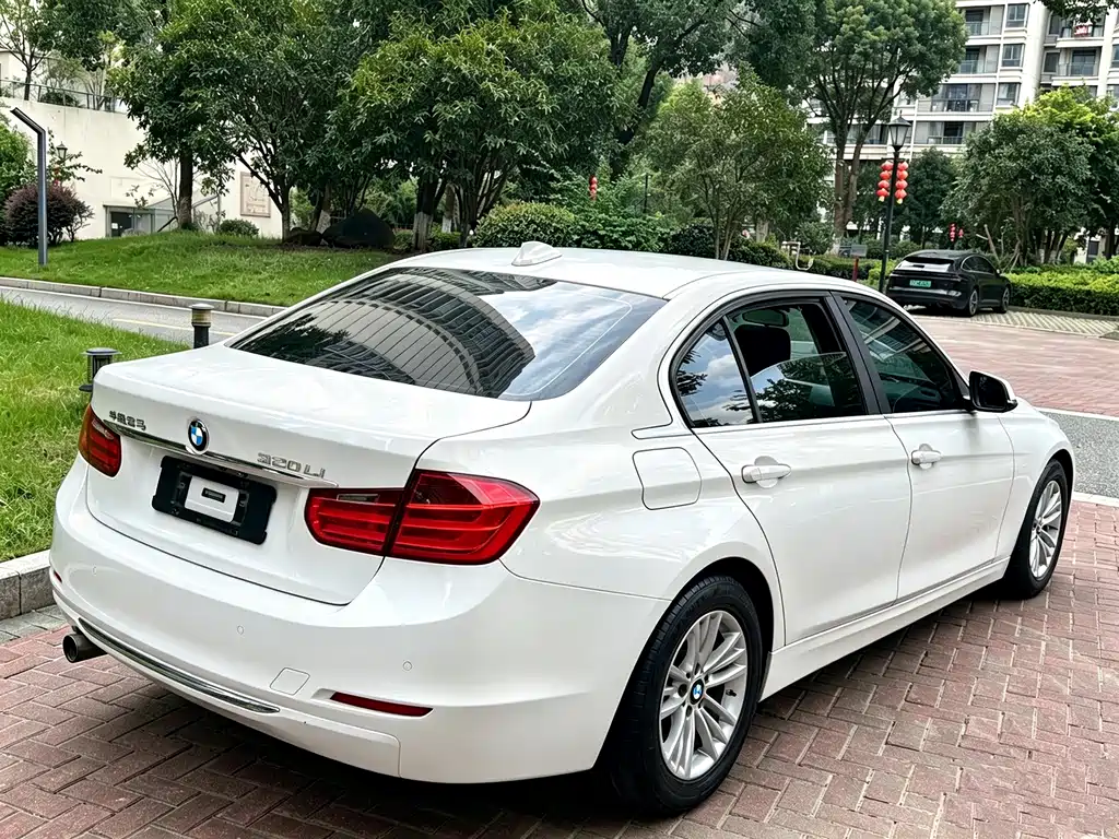 BMW 3 Series — миниатюра 4