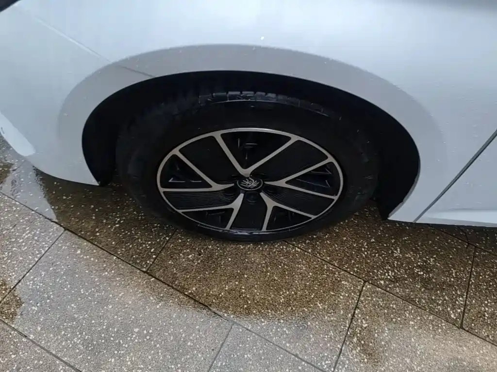 BYD Qin L — миниатюра 23