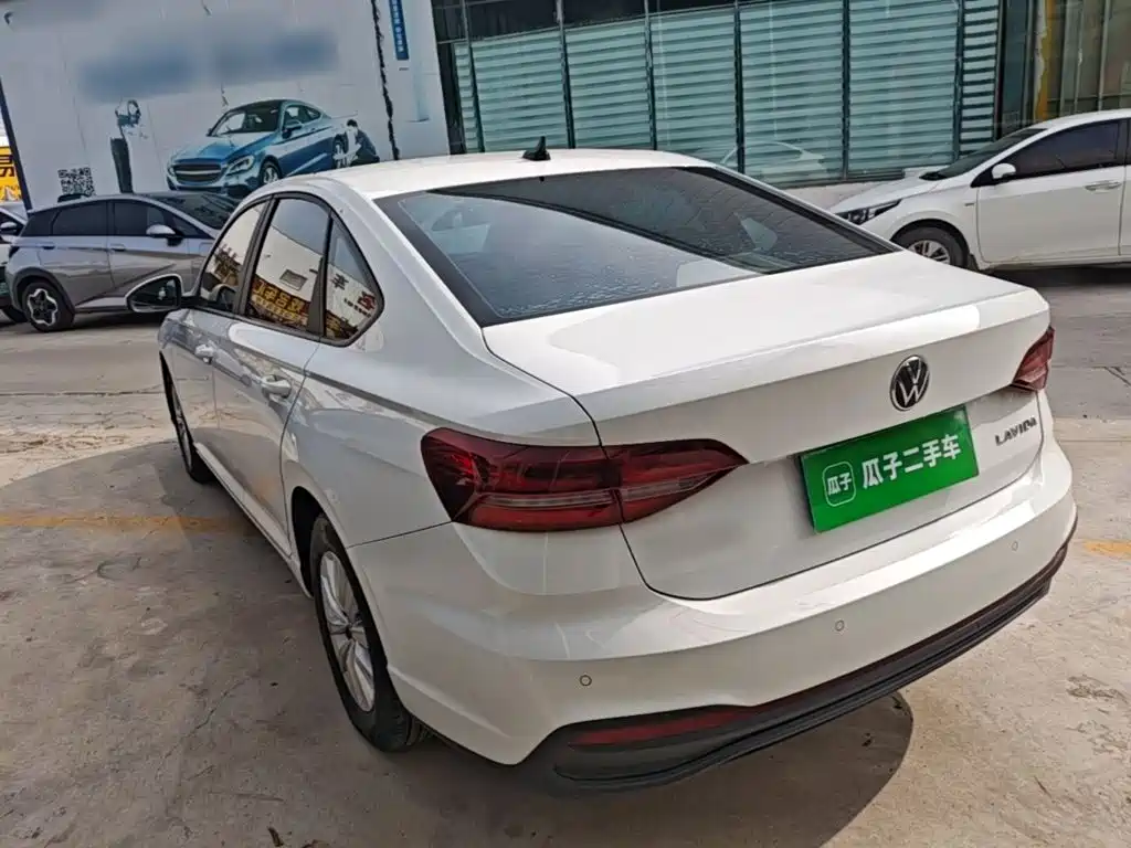 Volkswagen Lavida — миниатюра 5