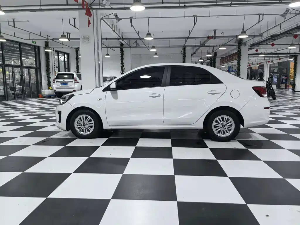 Kia Huanchi — миниатюра 7