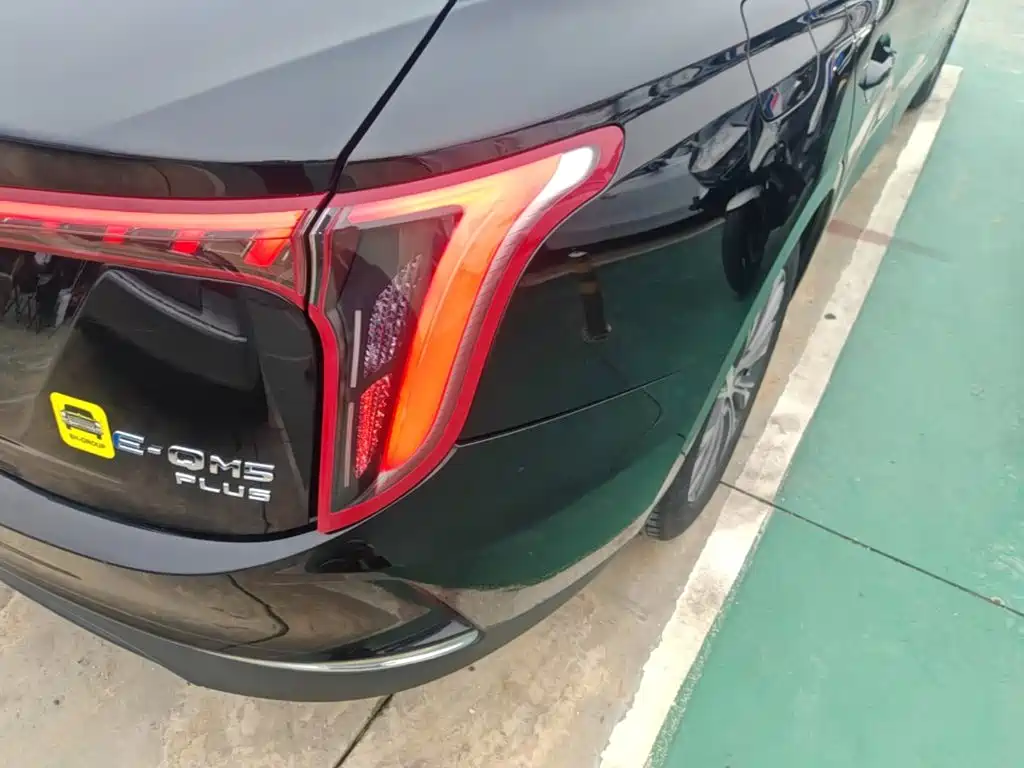 Hongqi Hongqi E-QM5 — миниатюра 8