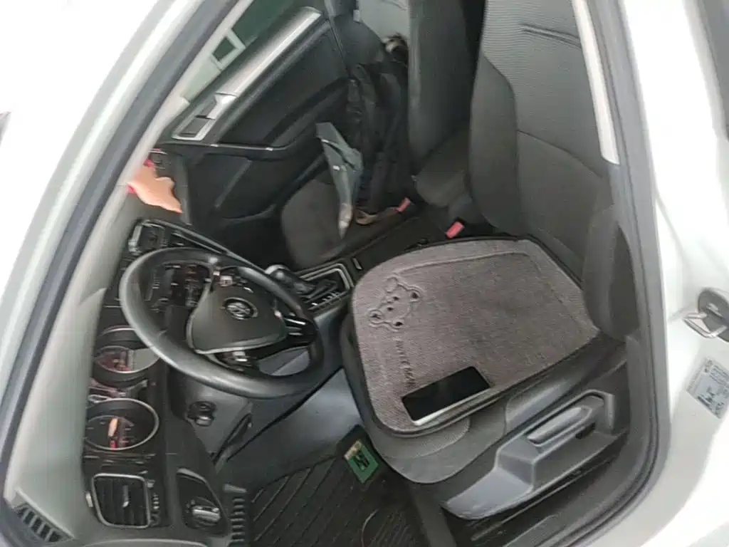 Volkswagen Golf — миниатюра 15