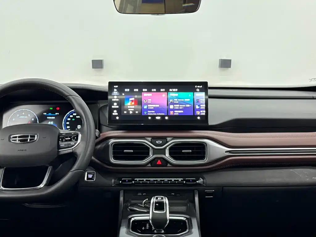 Geely Haoyue — миниатюра 9