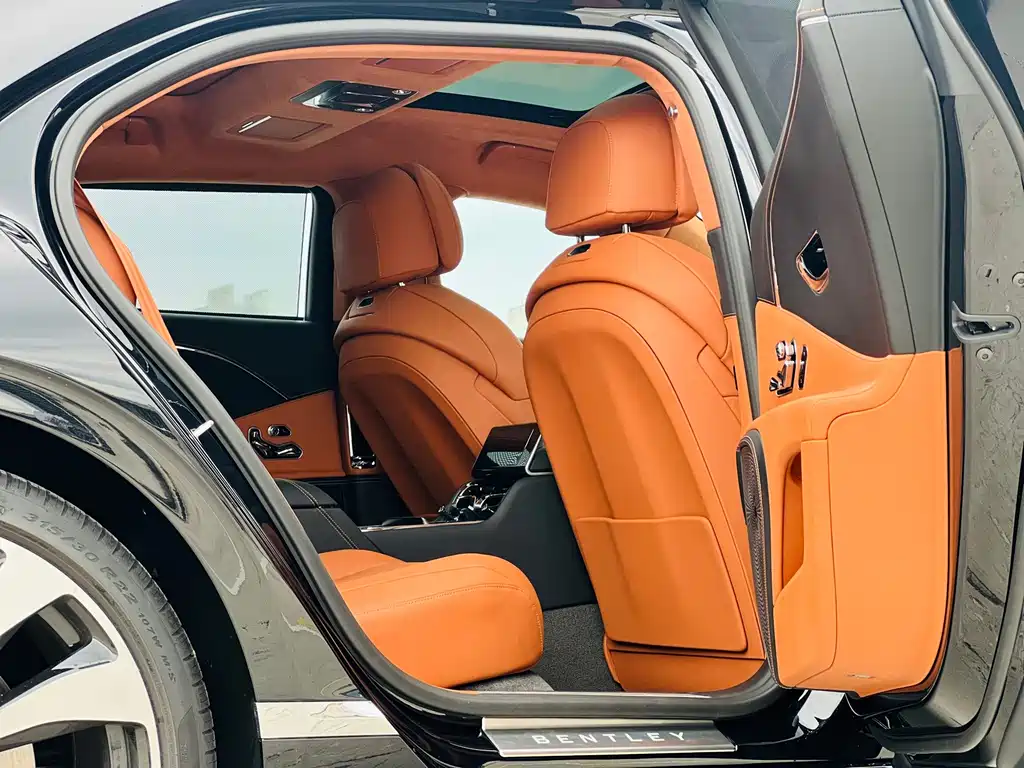 Bentley Flying Spur — миниатюра 7