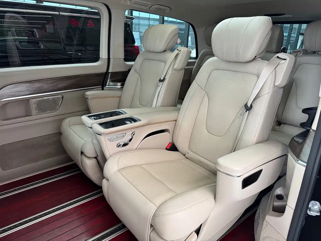 Mercedes-Benz V-Class — миниатюра 8