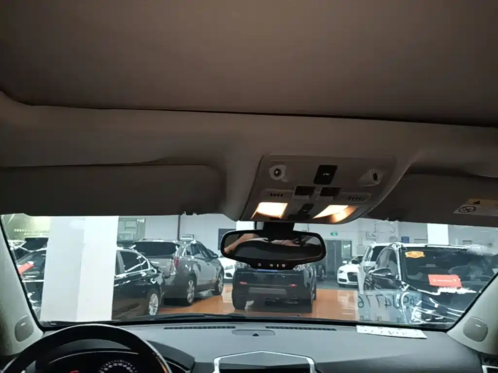 Cadillac SRX — миниатюра 18