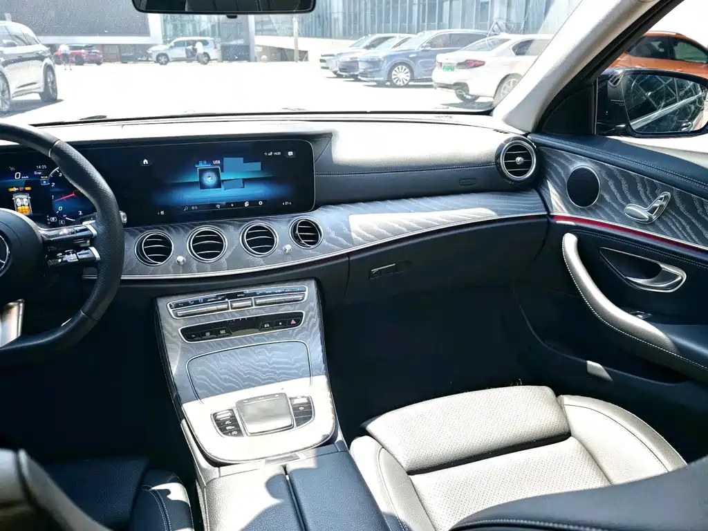 Mercedes-Benz E-Class — миниатюра 8