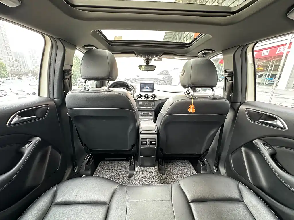 Mercedes-Benz B-Class — миниатюра 10