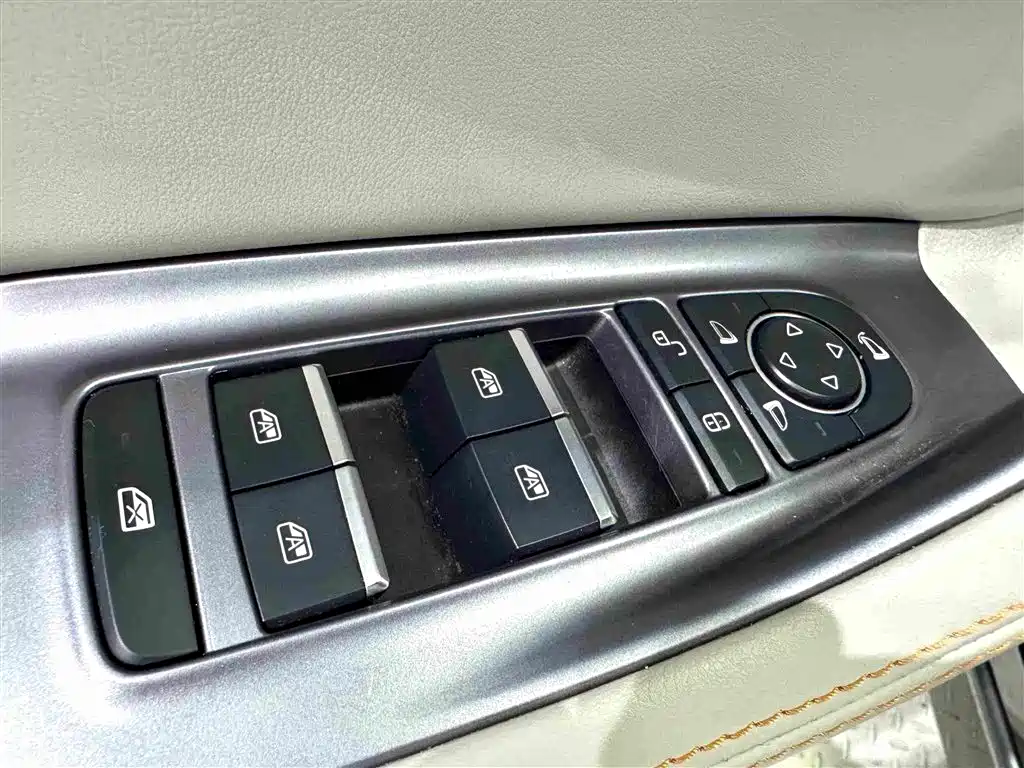 BYD PLUS New Energy — миниатюра 20