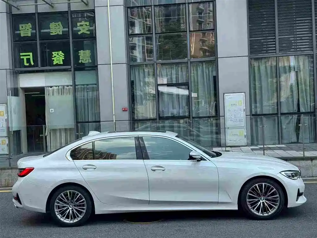 BMW 3 Series — миниатюра 4