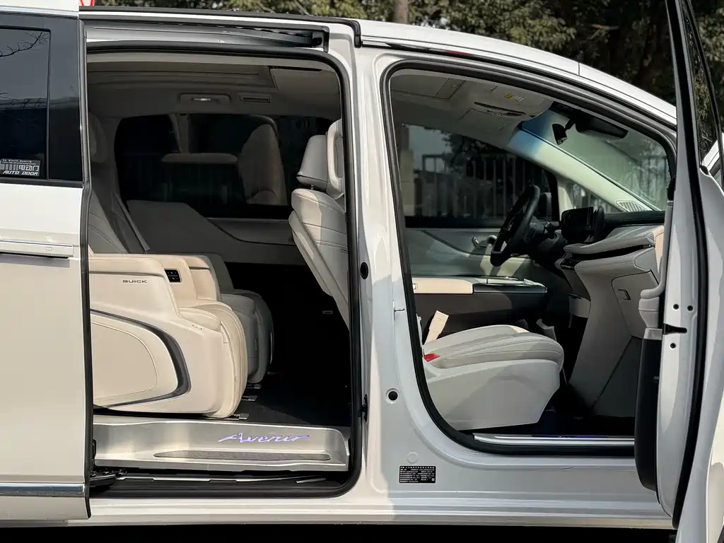 BUICK GL8 NEW ENERGY