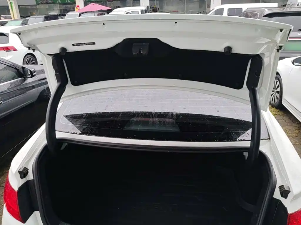 Geely Emgrand GL — миниатюра 19