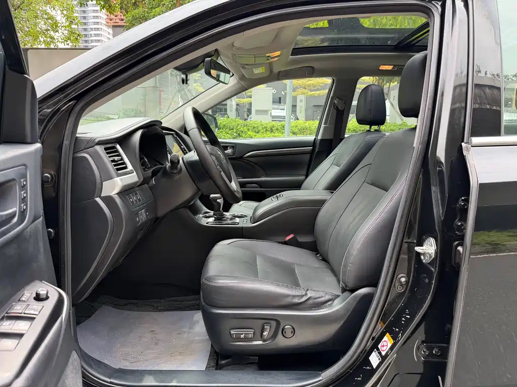Toyota Highlander 2018 2.0T 7 мест V