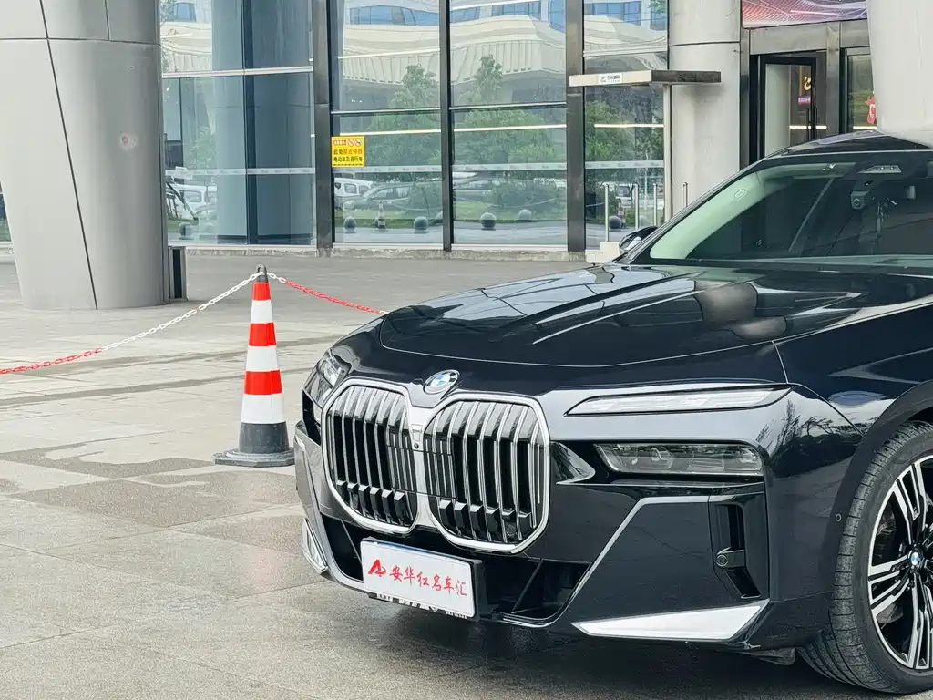 BMW 7 Series 7 2023 740Li Lead M Sport