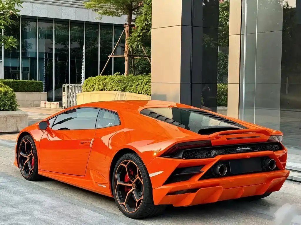 LAMBORGHINI HURACÁN