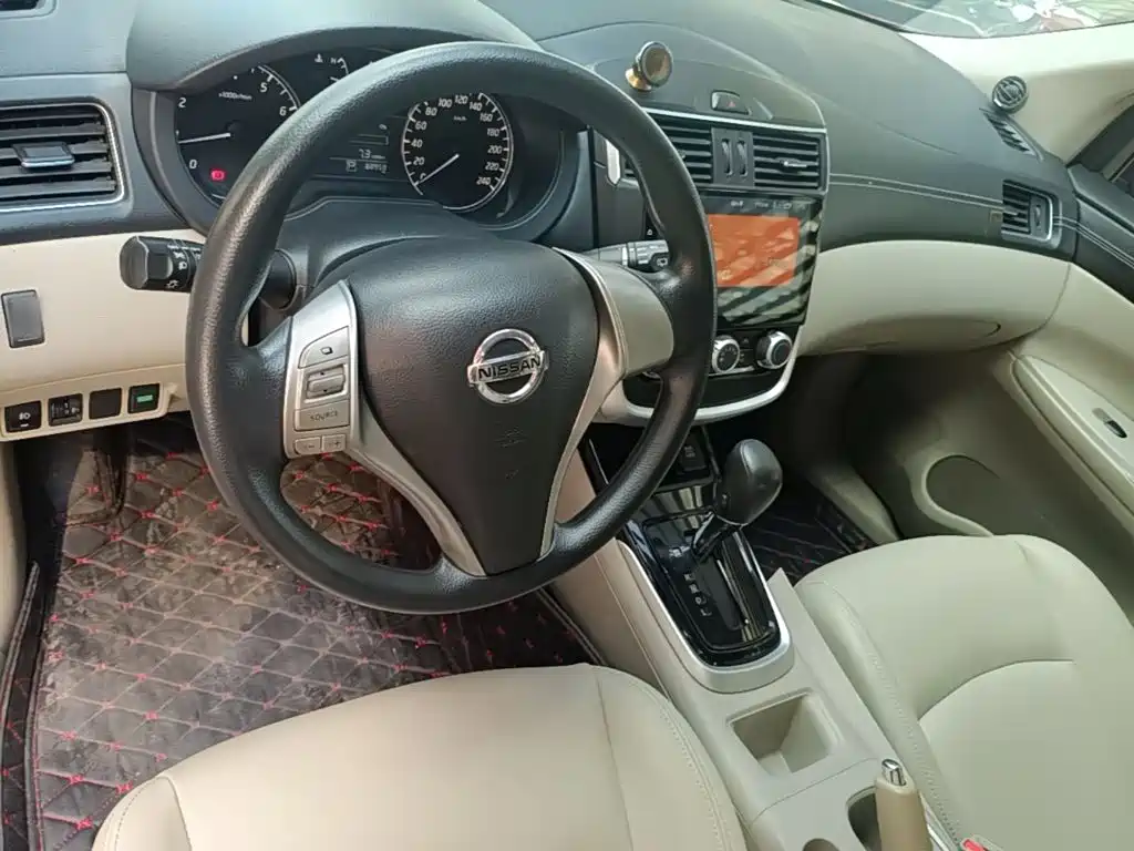 Nissan Tiida — миниатюра 10