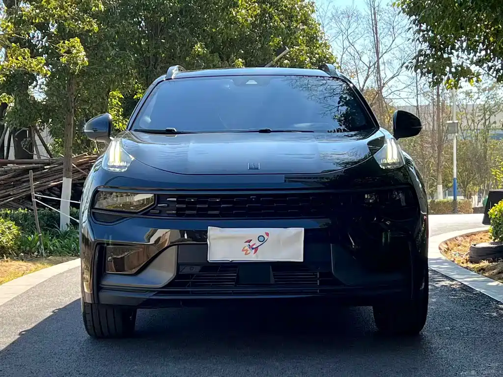 Lynk & Co 01 — миниатюра 2