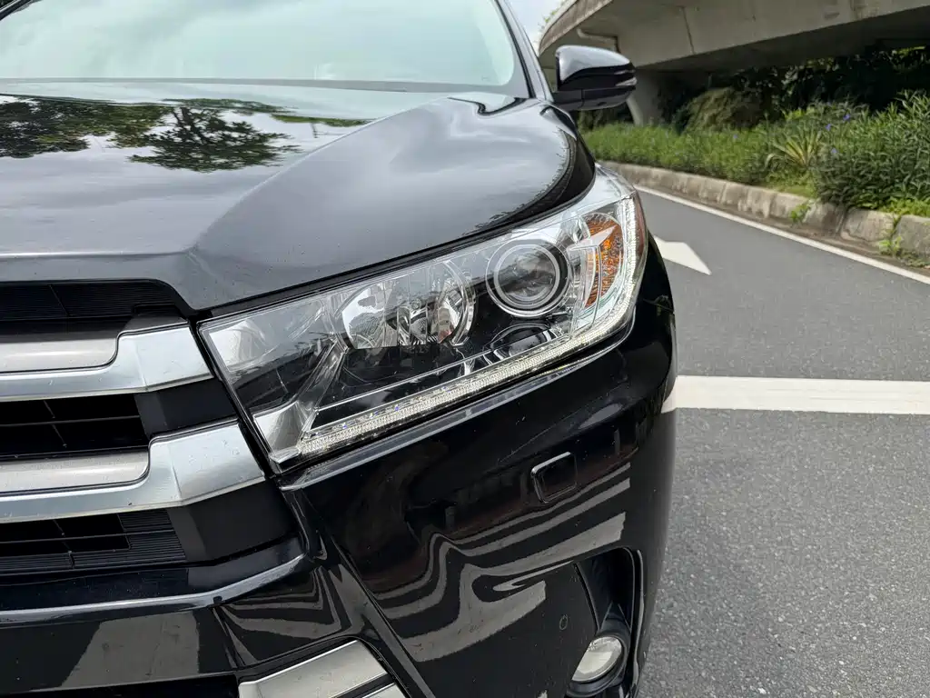 Toyota Highlander 2018 2.0T 7 мест V