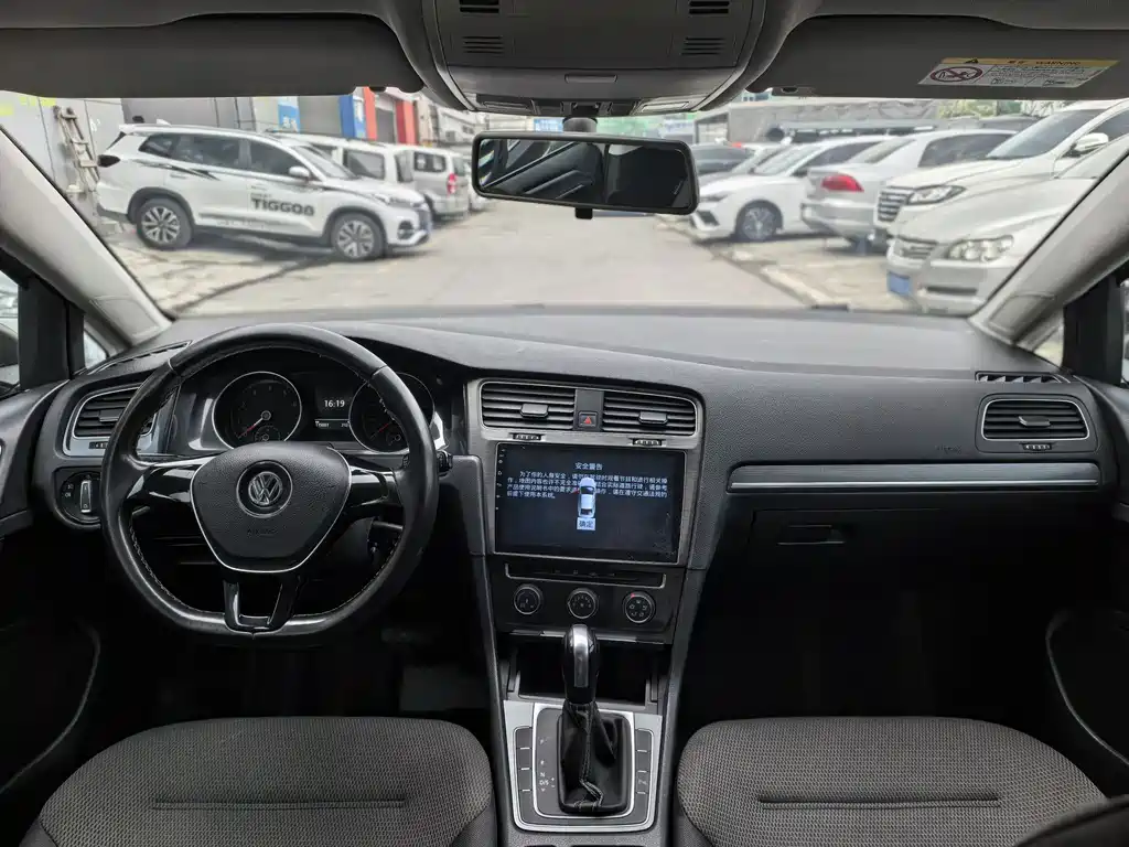 Volkswagen Golf 2017 1.6L AT Comfort