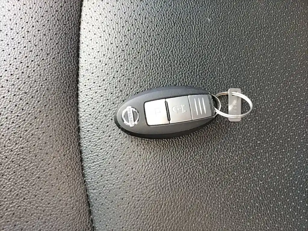 Nissan Tiida — миниатюра 9