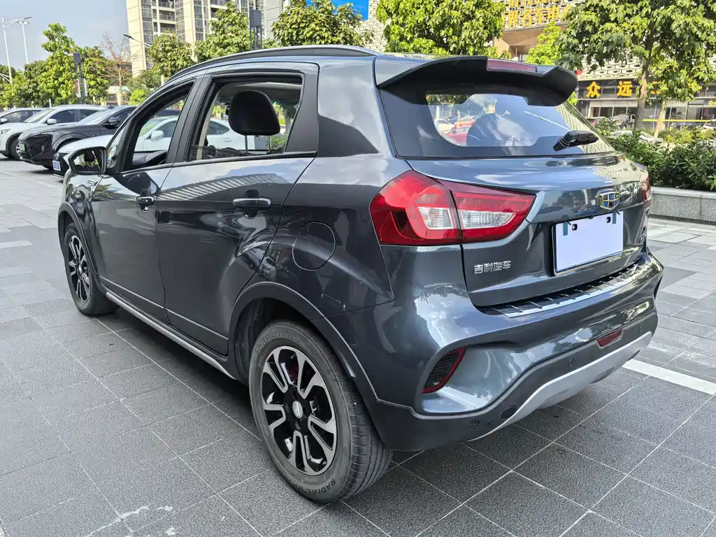 Geely Vision X3 — миниатюра 6