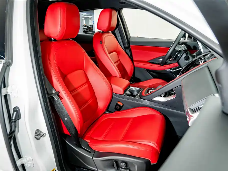 Jaguar E-PACE — миниатюра 19