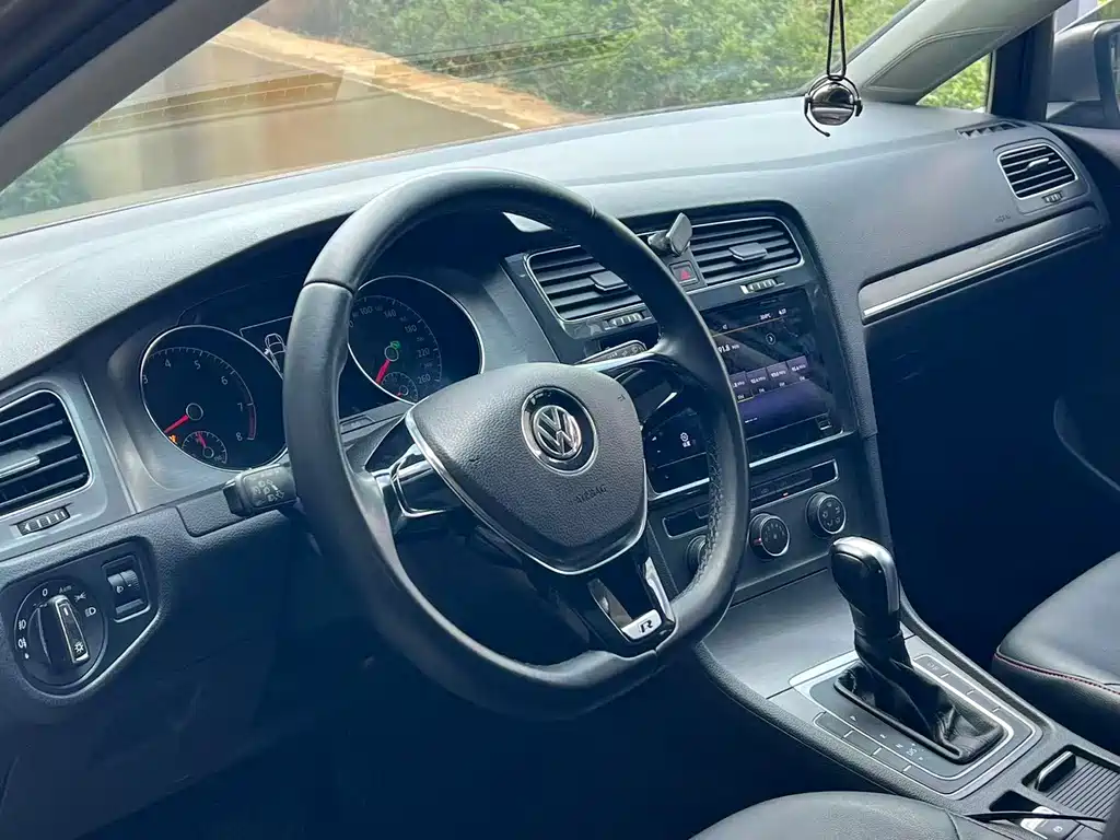 Volkswagen Golf — миниатюра 4