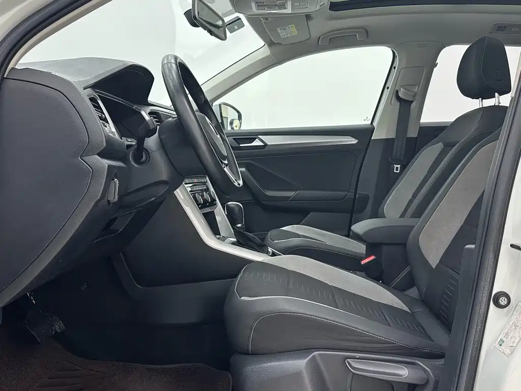 Volkswagen T-Roc — миниатюра 7
