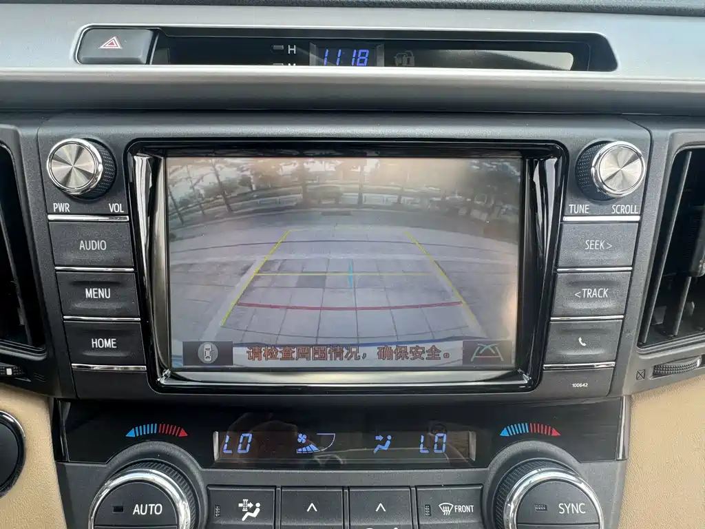 Toyota RAV4 — миниатюра 9