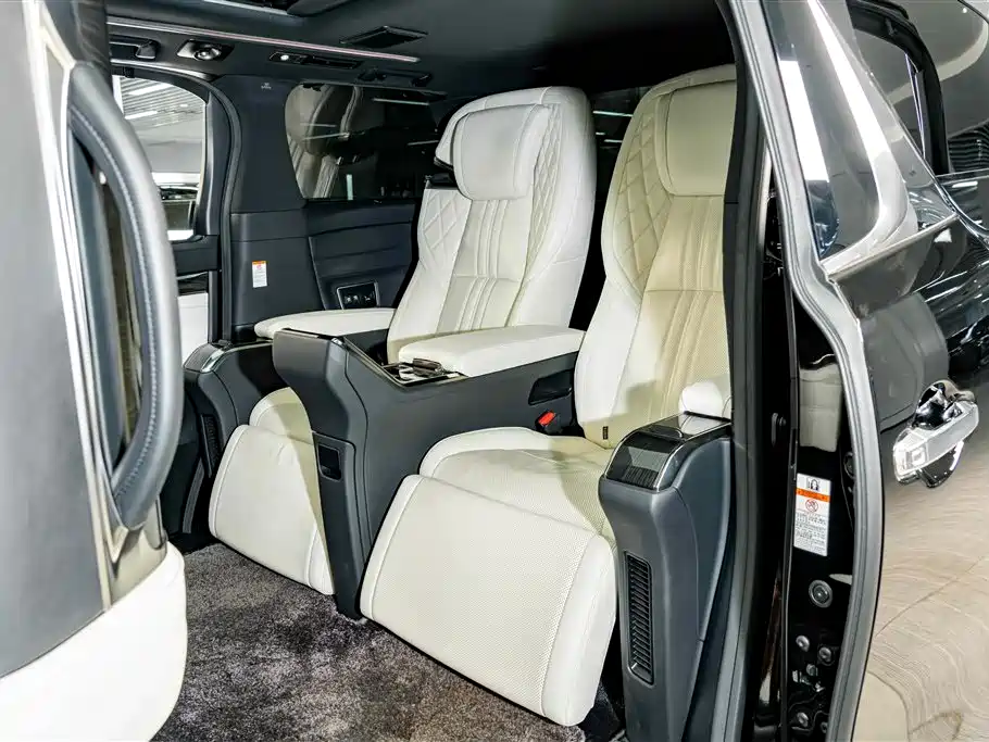 Lexus LM — миниатюра 20