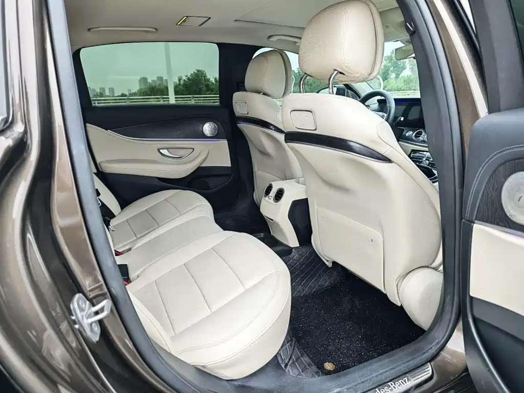 Mercedes-Benz E-Class — миниатюра 14