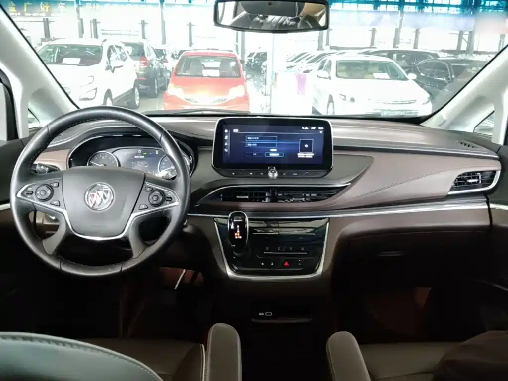 Buick GL8 — миниатюра 10