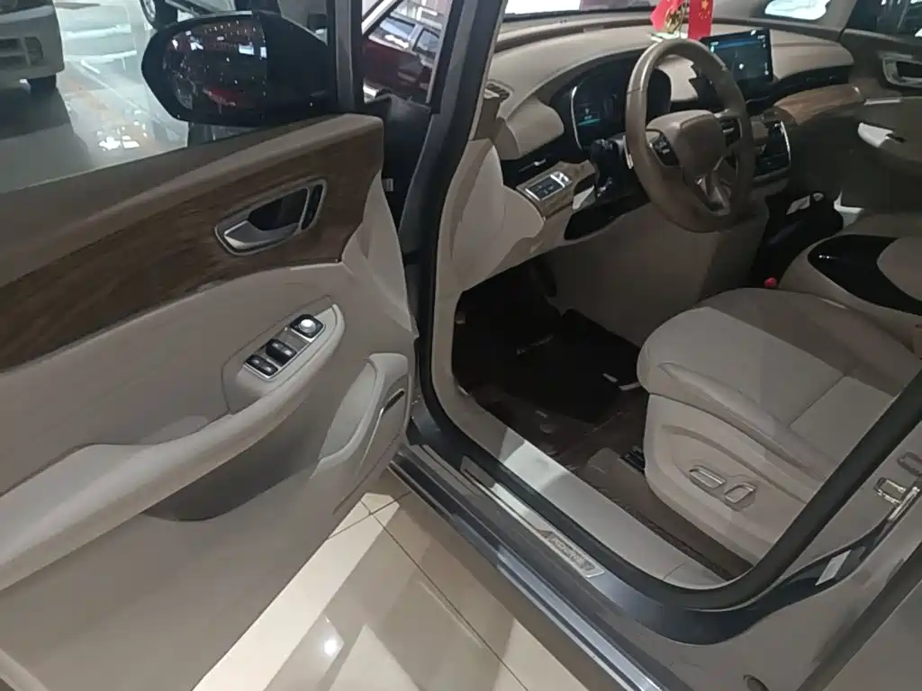 Roewe iMAX8 — миниатюра 16